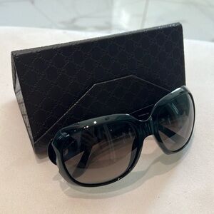 Gucci sunglasses (women’s)
